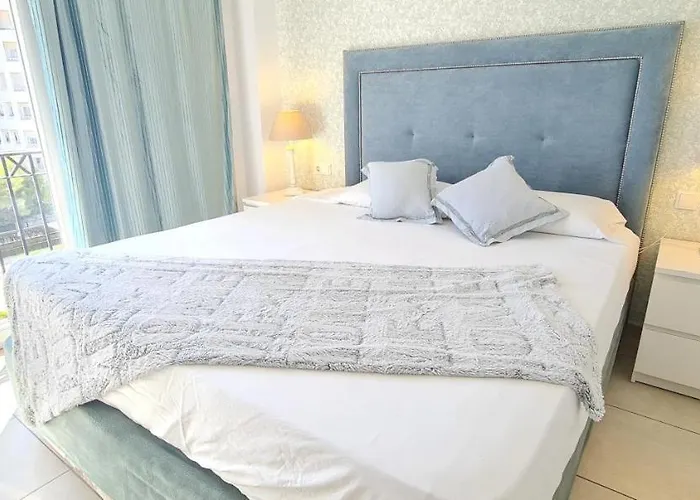 Beautiful Bedroom With Private Bathroom
